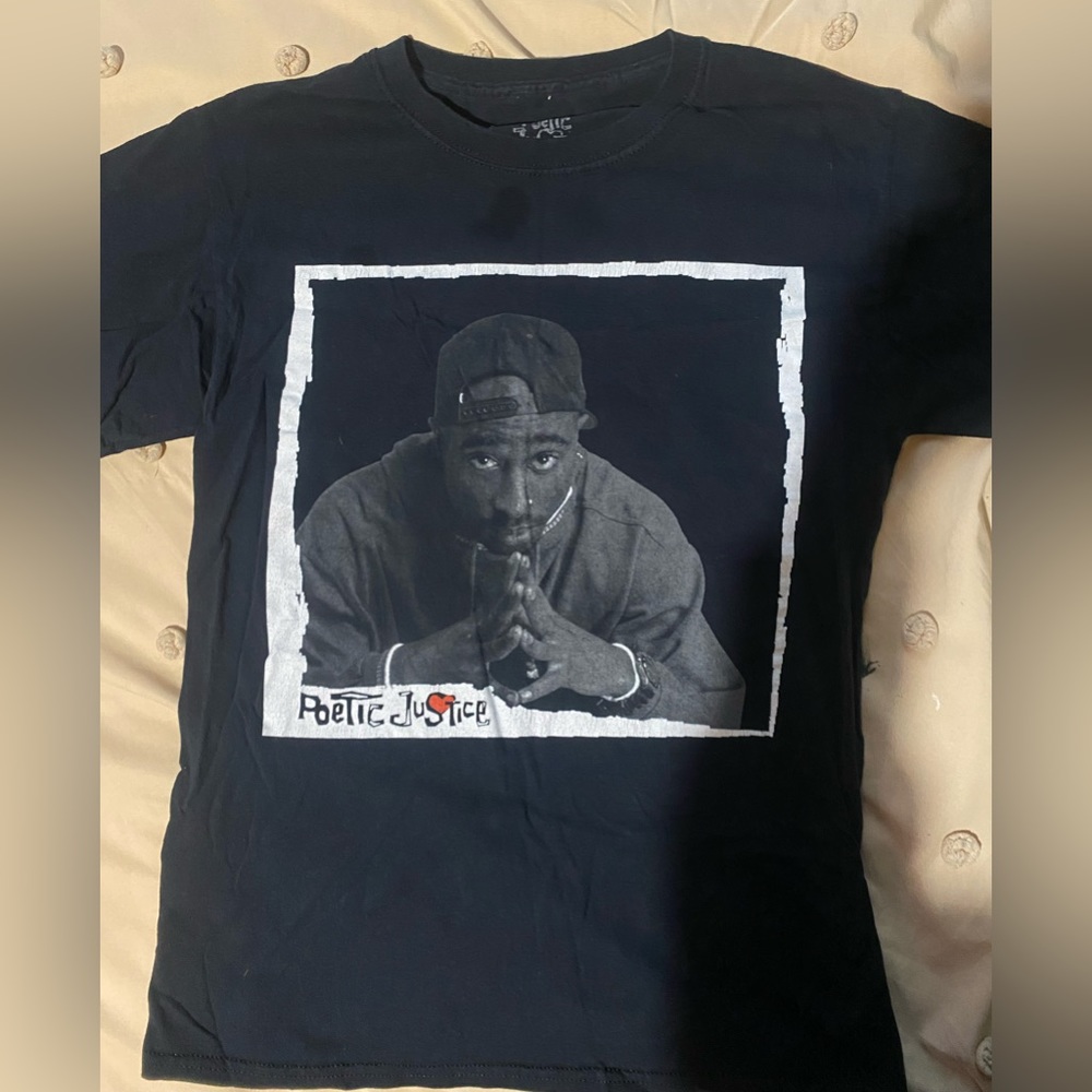graphic tee